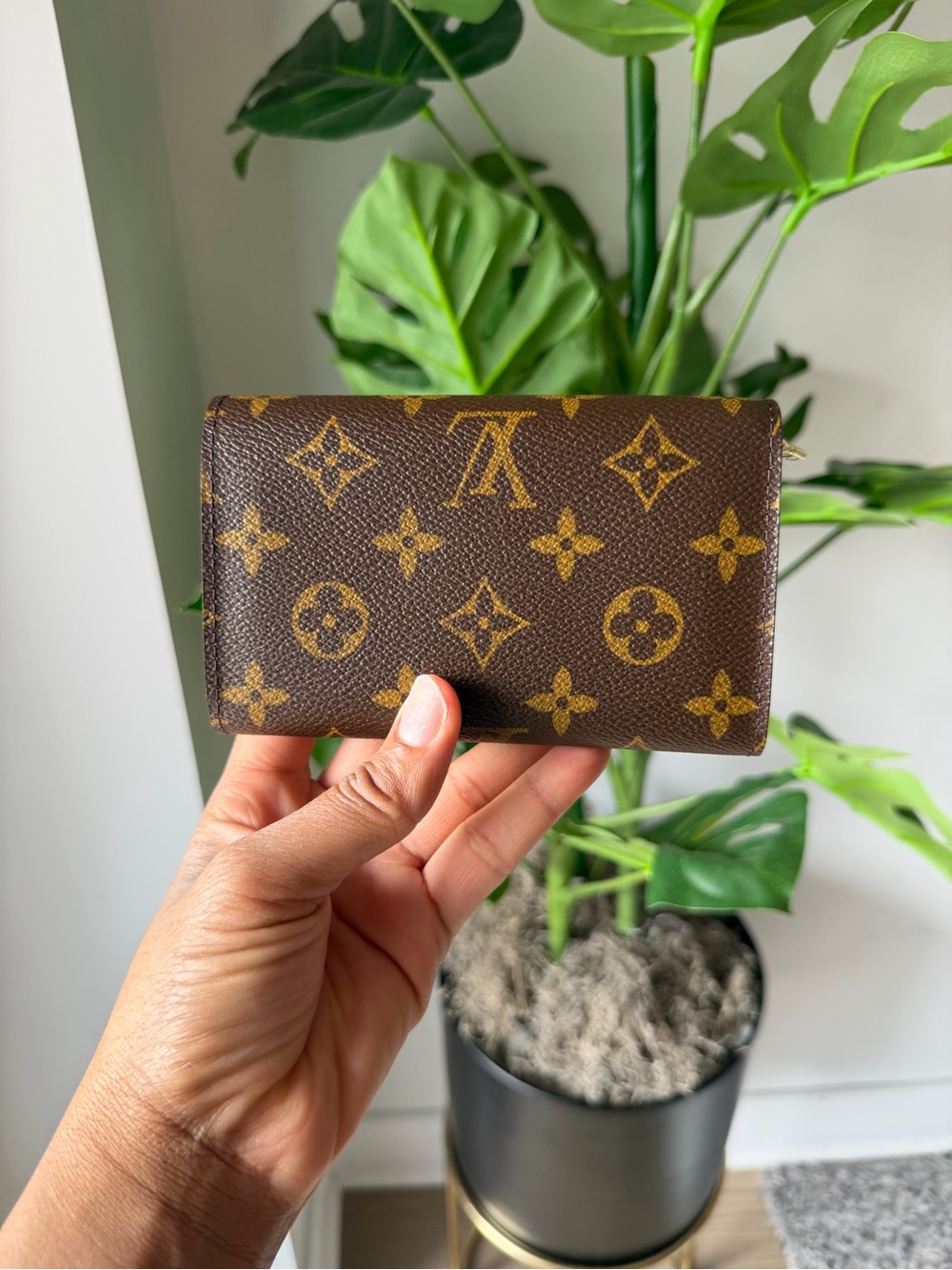 Louis Vuitton Monogram Compact Wallet with Brown Leather Interior - Picture 3 of 9